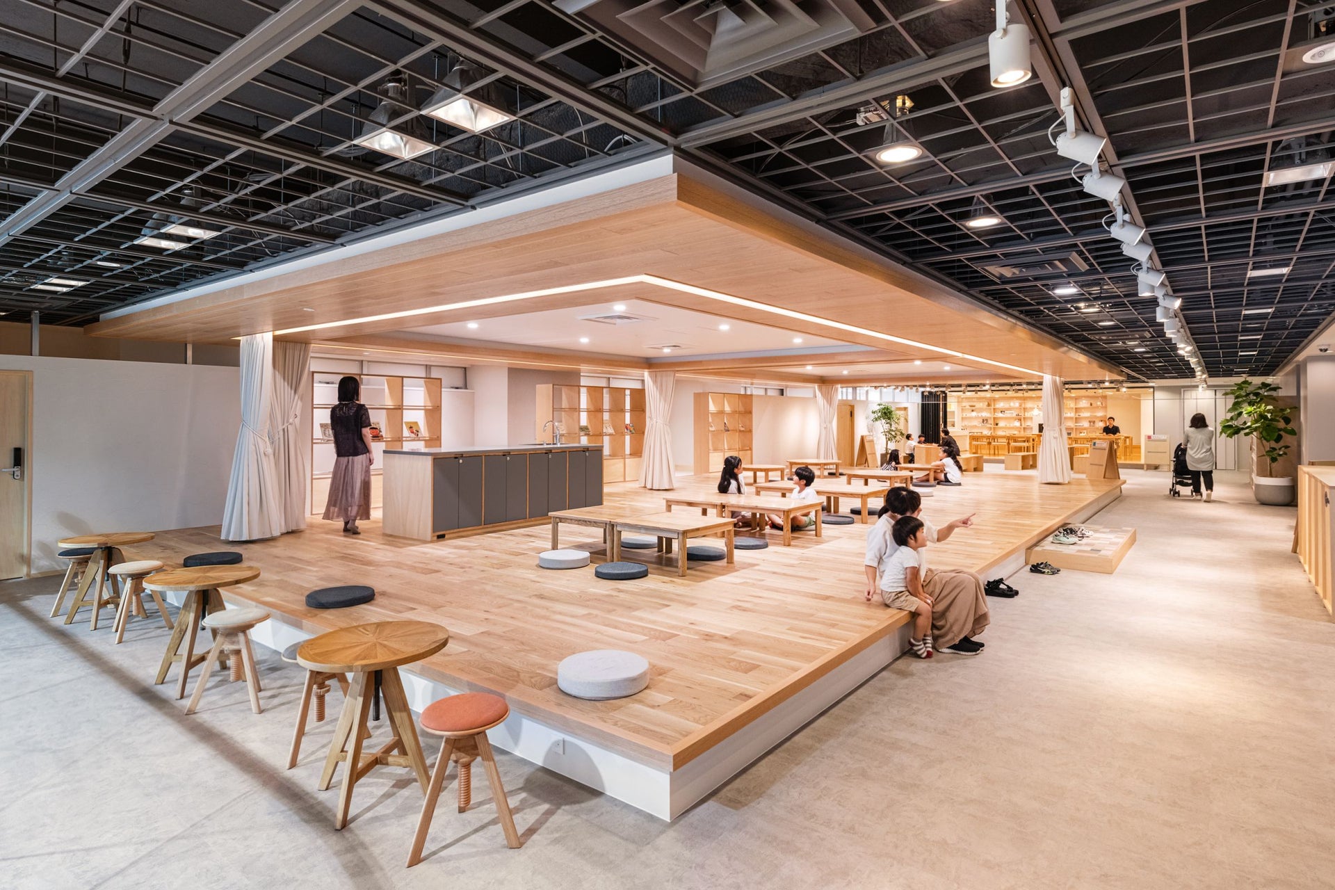 KeiyoGAS Community Terrace